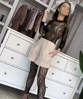 Со мной ты погрузишься в мир наслаждения и страсти. Я опытная индивидуалка, способная удовлетворить даже самых изысканных мужчин. У меня есть отличные отзывы, которые подтверждают мою профессиональность. Мои услуги включают классический секс, оральные ласки и многое другое. Я нежная и заботливая, но также люблю экспериментировать и открываться новым ощущениям. Для тебя есть фото, чтобы ты смог оценить всю мою красоту и сексуальность. Моя база находится в Москве, так что мы сможем воплотить все свои фантазии прямо в Москве. 😘🌹🔥 2232, 32 года